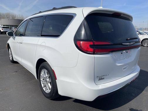 2022 Chrysler Pacifica Touring-L