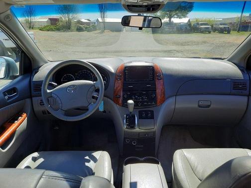 2008 Toyota Sienna XLE