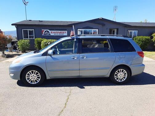 2008 Toyota Sienna XLE