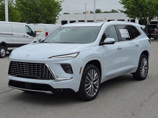 Iridescent White Tricoat 2026 Buick Enclave Avenir FWD