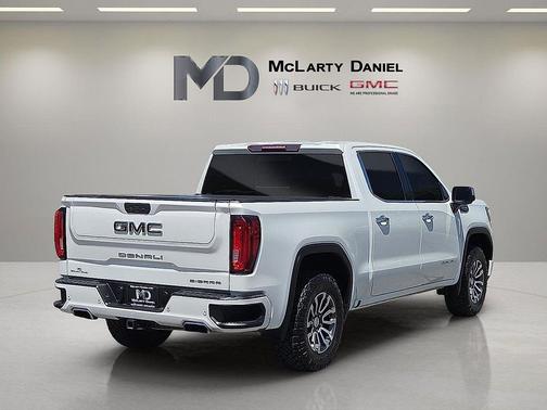 White Frost Tricoat 2019 GMC Sierra 1500 Denali