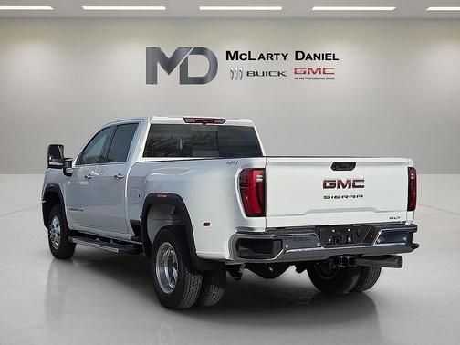 2026 GMC Sierra 3500 SLT