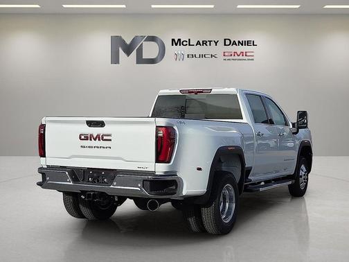2026 GMC Sierra 3500 SLT