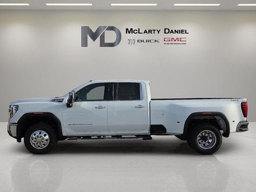 2026 GMC Sierra 3500 SLT