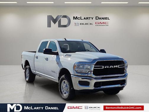 2020 RAM 2500 Big Horn Crew Cab 4X4 6'4' Box