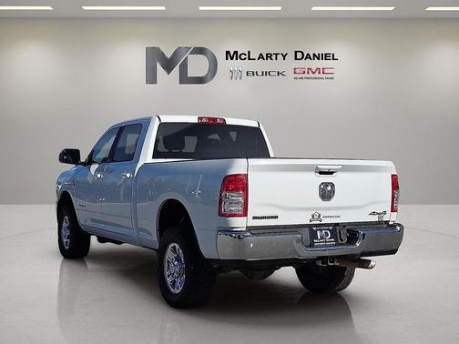 2020 RAM 2500 Big Horn Crew Cab 4X4 6'4' Box