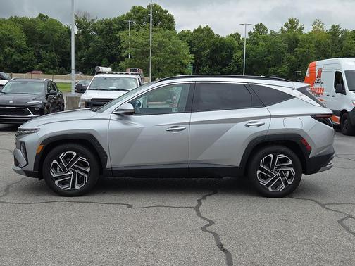Shimmering Silver 2025 Hyundai TUCSON Limited