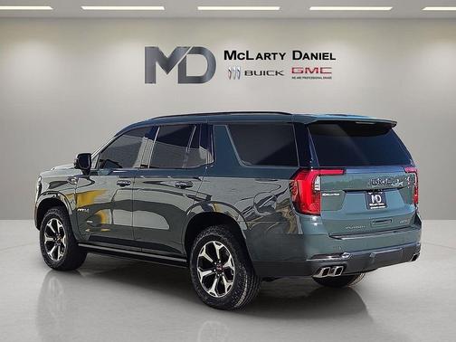 2025 GMC Yukon 4WD AT4