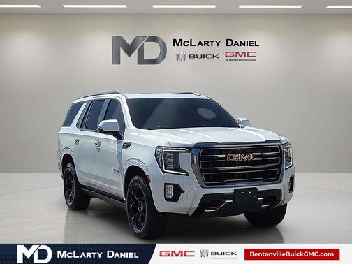White Frost Tricoat 2022 GMC Yukon 4WD AT4