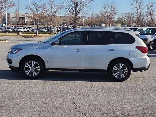 2019 Nissan Pathfinder SV