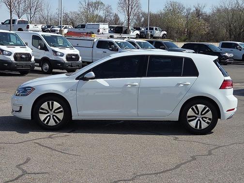 2018 Volkswagen e-Golf SEL Premium