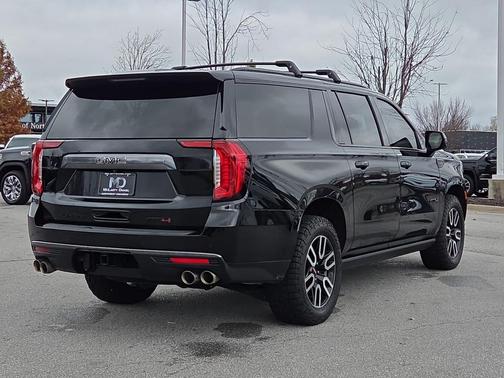 2023 GMC Yukon XL 4WD AT4