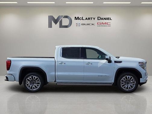 Glacier White Tricoat 2026 GMC Sierra 1500 Denali Ultimate