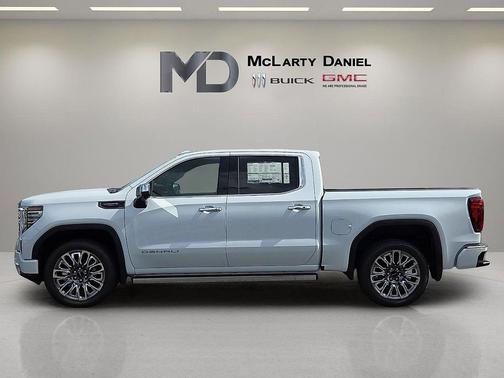 Glacier White Tricoat 2026 GMC Sierra 1500 Denali Ultimate
