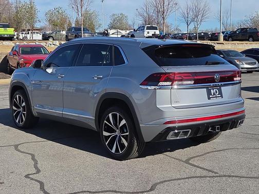 2024 Volkswagen Atlas Cross Sport 2.0T SEL Premium