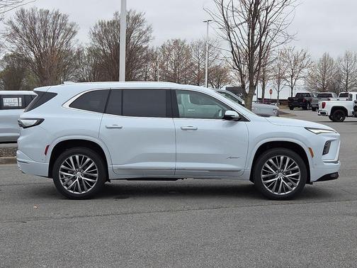 iridescent white tricoat 2026 Buick Enclave Avenir FWD