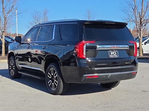 2023 GMC Yukon SLT