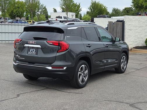 Graphite Gray Metallic 2020 GMC Terrain SLT