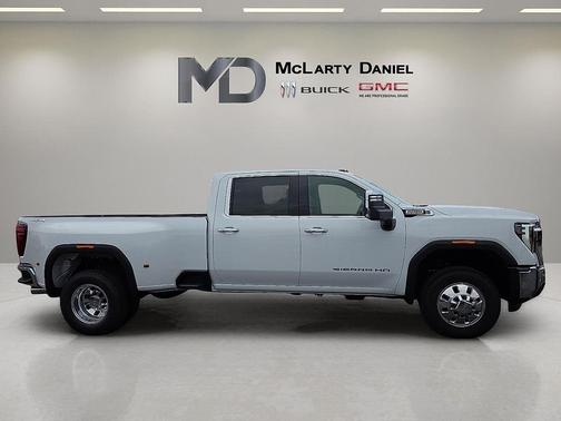 2026 GMC Sierra 3500 SLT