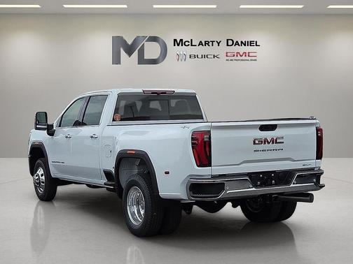 2026 GMC Sierra 3500 SLT