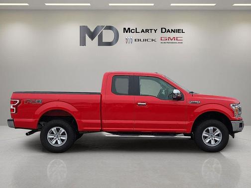 RACE RED 2018 Ford F-150 XLT