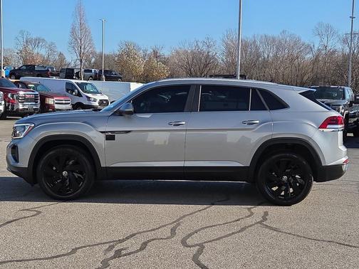2024 Volkswagen Atlas Cross Sport 2.0T SE w/Technology 4MOTION