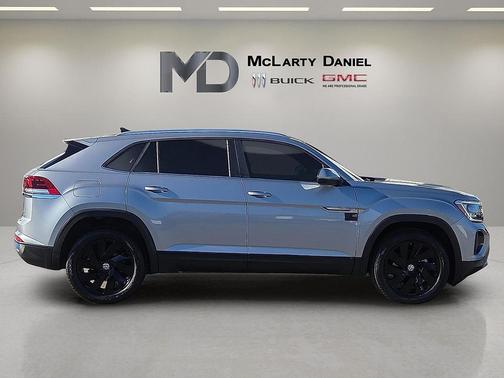 2024 Volkswagen Atlas Cross Sport 2.0T SE w/Technology 4MOTION