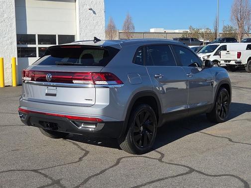 2024 Volkswagen Atlas Cross Sport 2.0T SE w/Technology 4MOTION