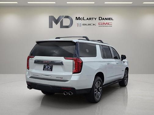 2024 GMC Yukon XL 4WD AT4