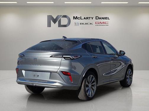 Moonstone Gray Metallic 2026 Buick Envista Avenir FWD