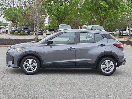 2023 Nissan Kicks S