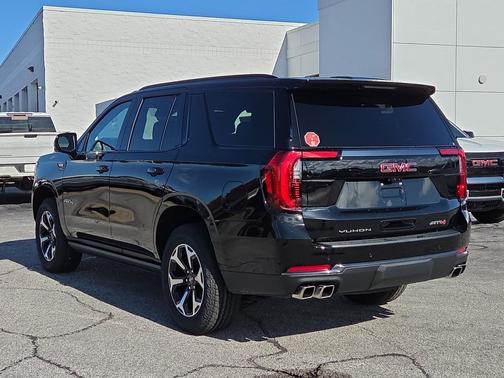 2026 GMC Yukon 4WD AT4