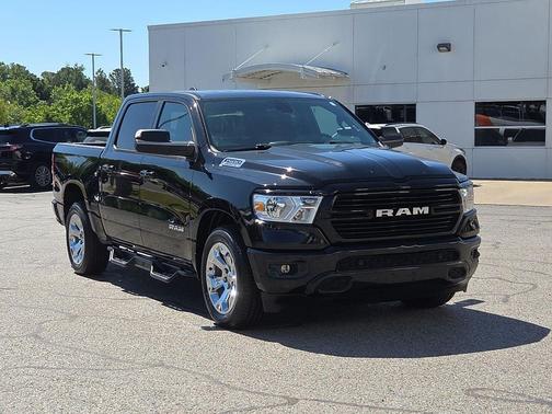 Diamond Black Crystal Pearlcoat 2020 RAM 1500 Big Horn/Lone Star