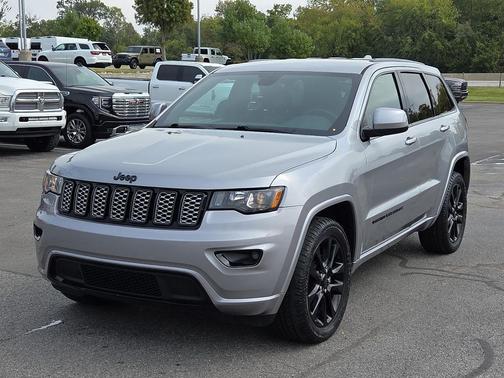 2017 Jeep Grand Cherokee Altitude