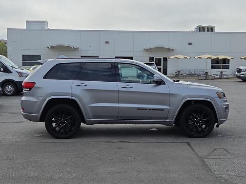 2017 Jeep Grand Cherokee Altitude