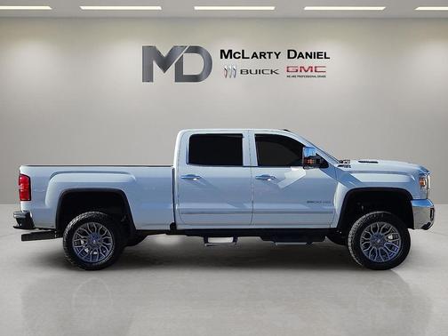 2017 GMC Sierra 2500 SLT