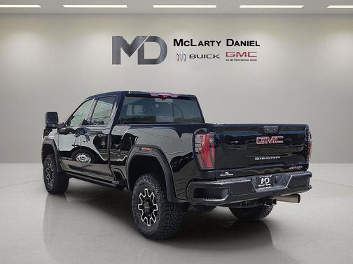 Onyx Black 2024 GMC Sierra 2500 AT4X