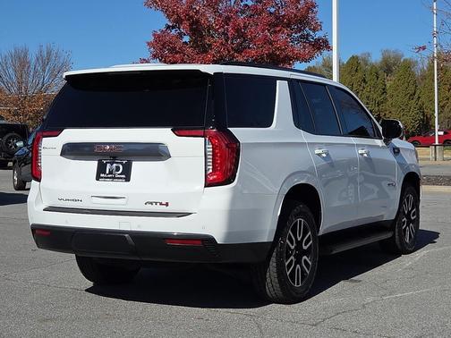 2023 GMC Yukon 4WD AT4