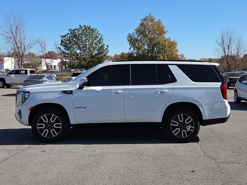 2023 GMC Yukon 4WD AT4
