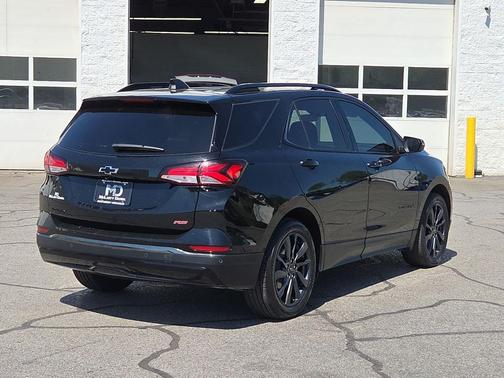 Mosaic Black Metallic 2023 Chevrolet Equinox FWD RS