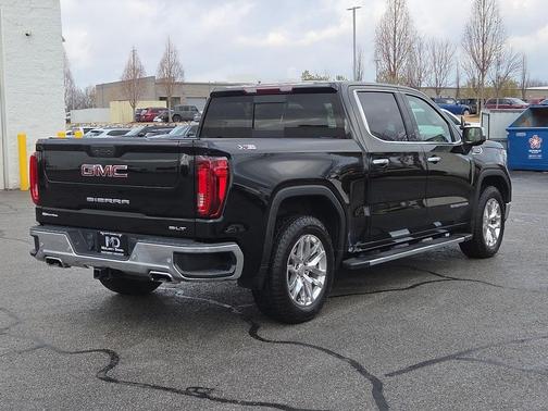 2022 GMC Sierra 1500 SLT