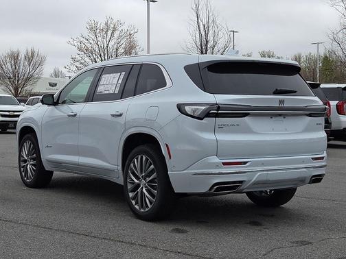 iridescent white tricoat 2026 Buick Enclave Avenir FWD