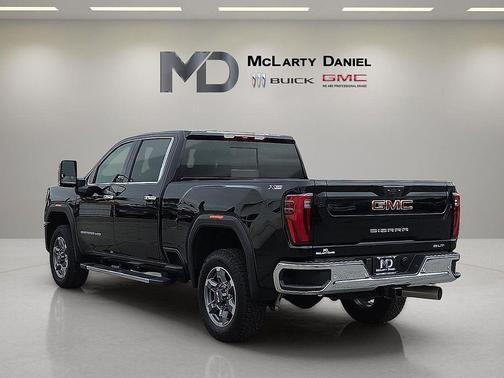 Onyx Black 2025 GMC Sierra 2500 SLT