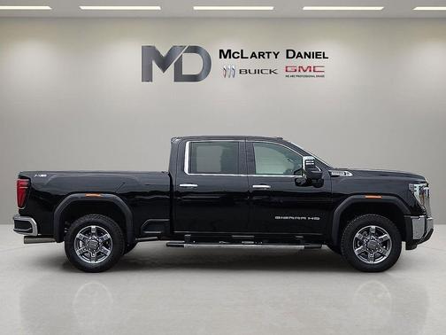 Onyx Black 2025 GMC Sierra 2500 SLT