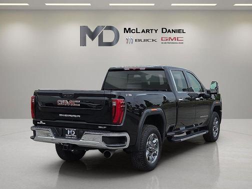 Onyx Black 2025 GMC Sierra 2500 SLT