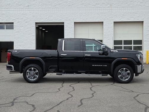 Onyx Black 2025 GMC Sierra 2500 SLT