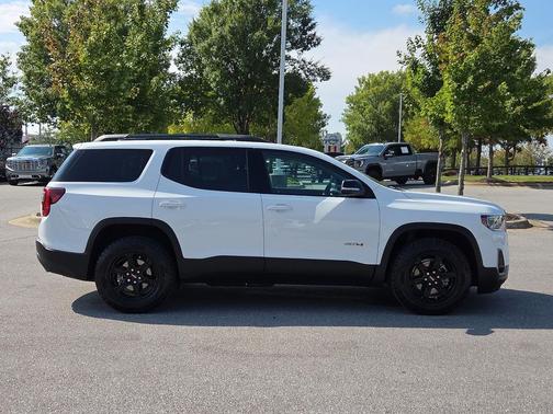 2023 GMC Acadia AWD AT4
