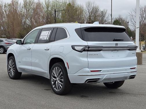 iridescent white tricoat 2026 Buick Enclave Avenir FWD