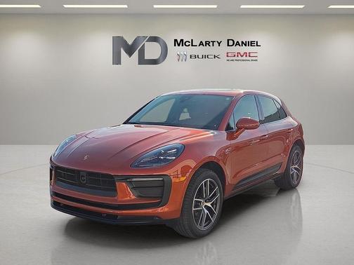 2023 Porsche Macan Base