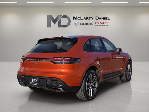 2023 Porsche Macan Base